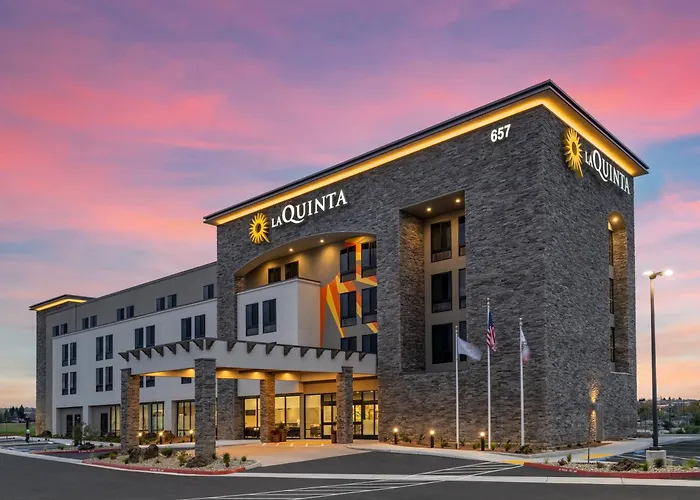 La Quinta Inn And Suites By Wyndham Lincoln